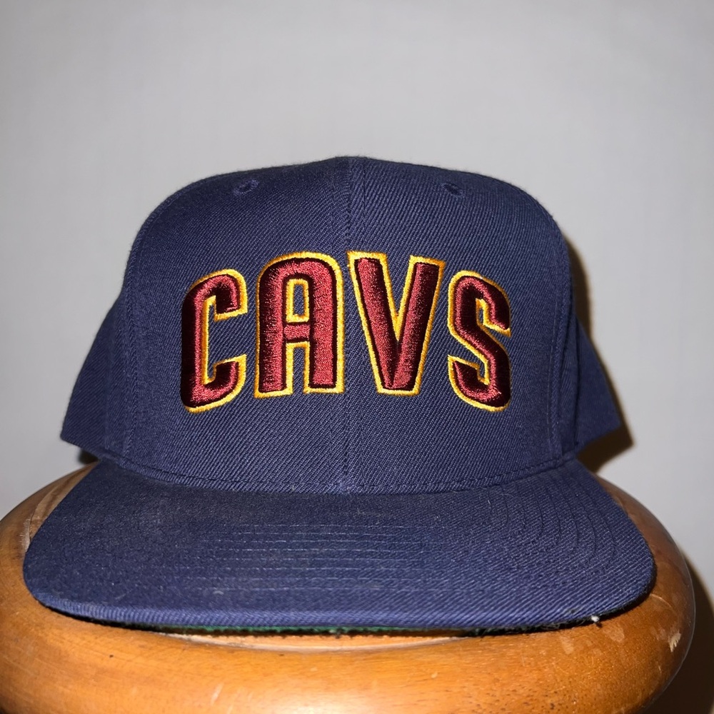 Mitchell & Ness CAVS Navy and Red Cap